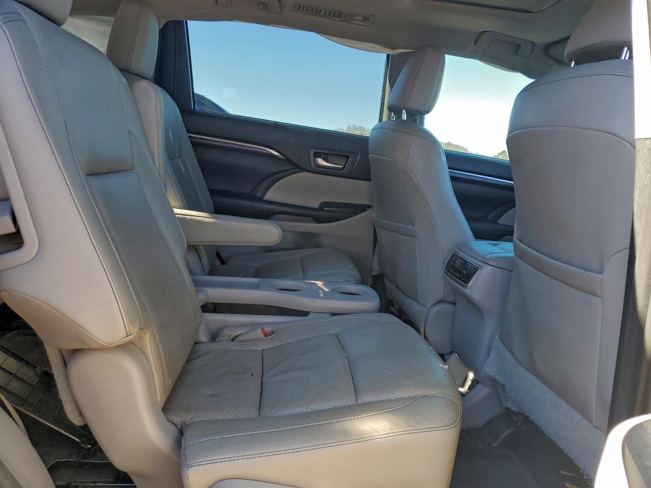 TOYOTA HIGHLANDER LIMITED