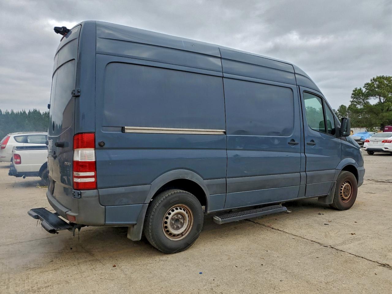 MERCEDES-BENZ SPRINTER 2500