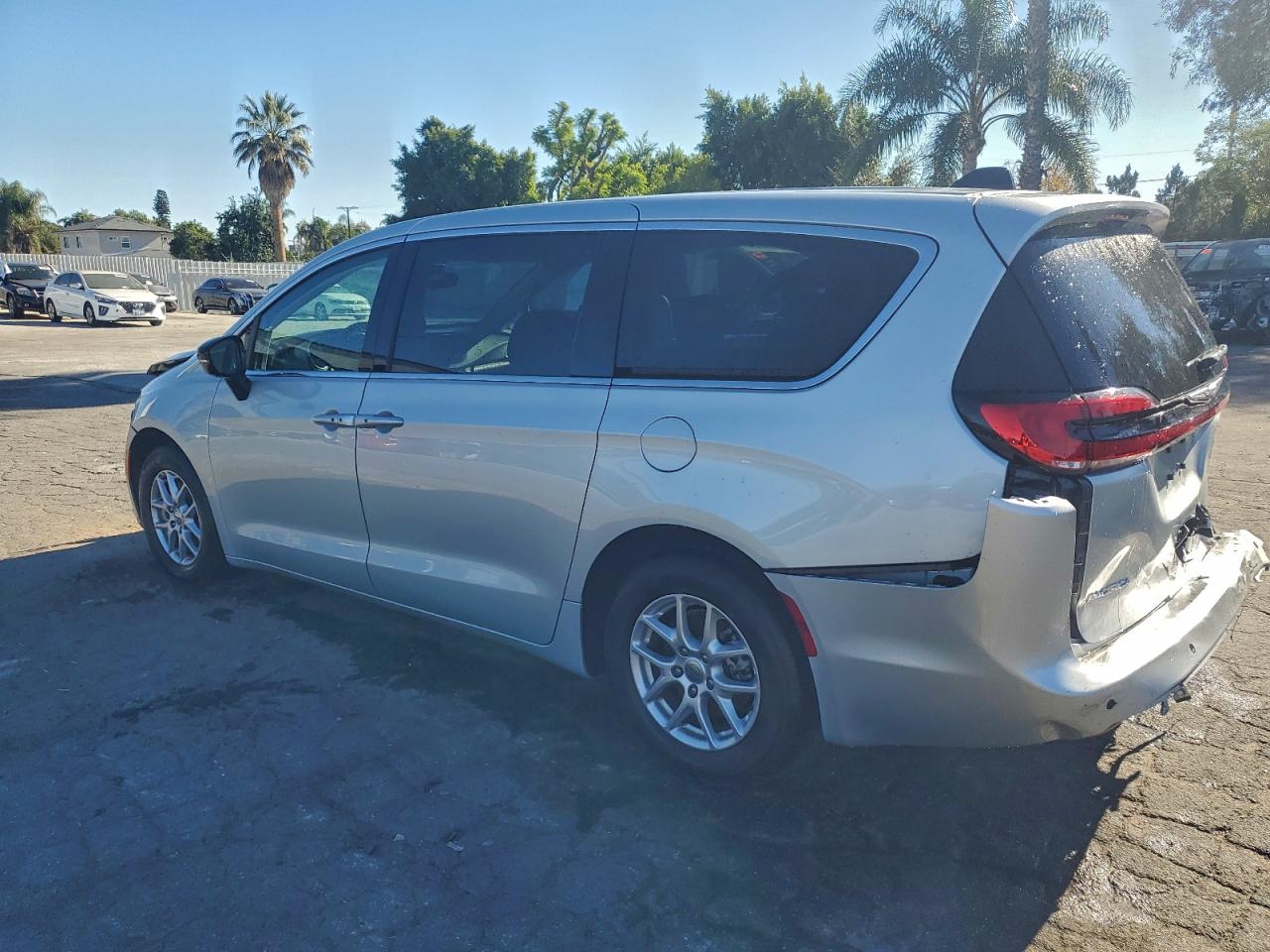 CHRYSLER PACIFICA TOURING L