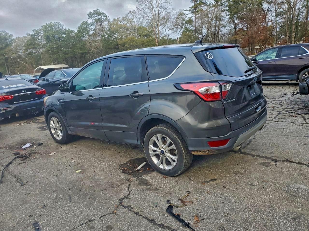 Lot #3305452062 2017 FORD ESCAPE SE