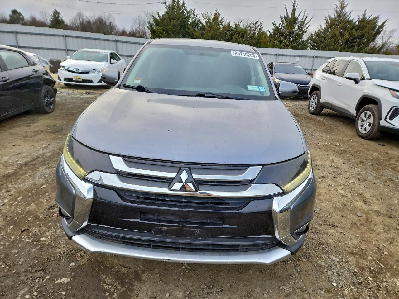 MITSUBISHI OUTLANDER SE