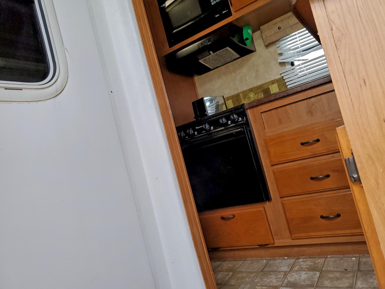 Lot #3302703017 2010 CRUS CRUISER