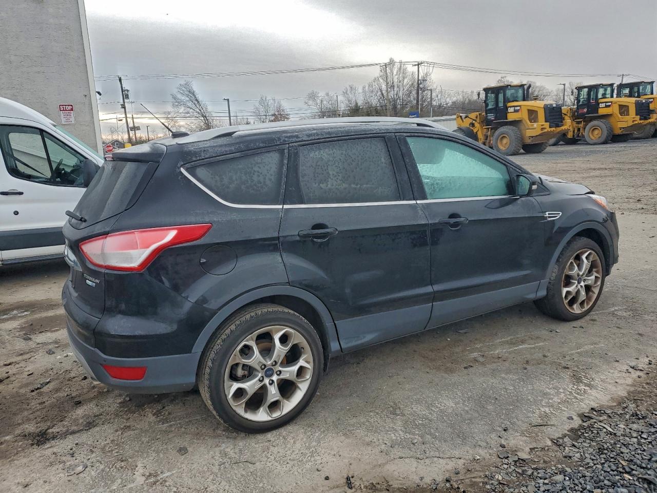 FORD ESCAPE TITANIUM
