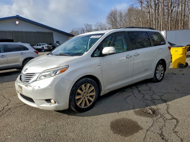 2016 TOYOTA SIENNA XLE #3311583776