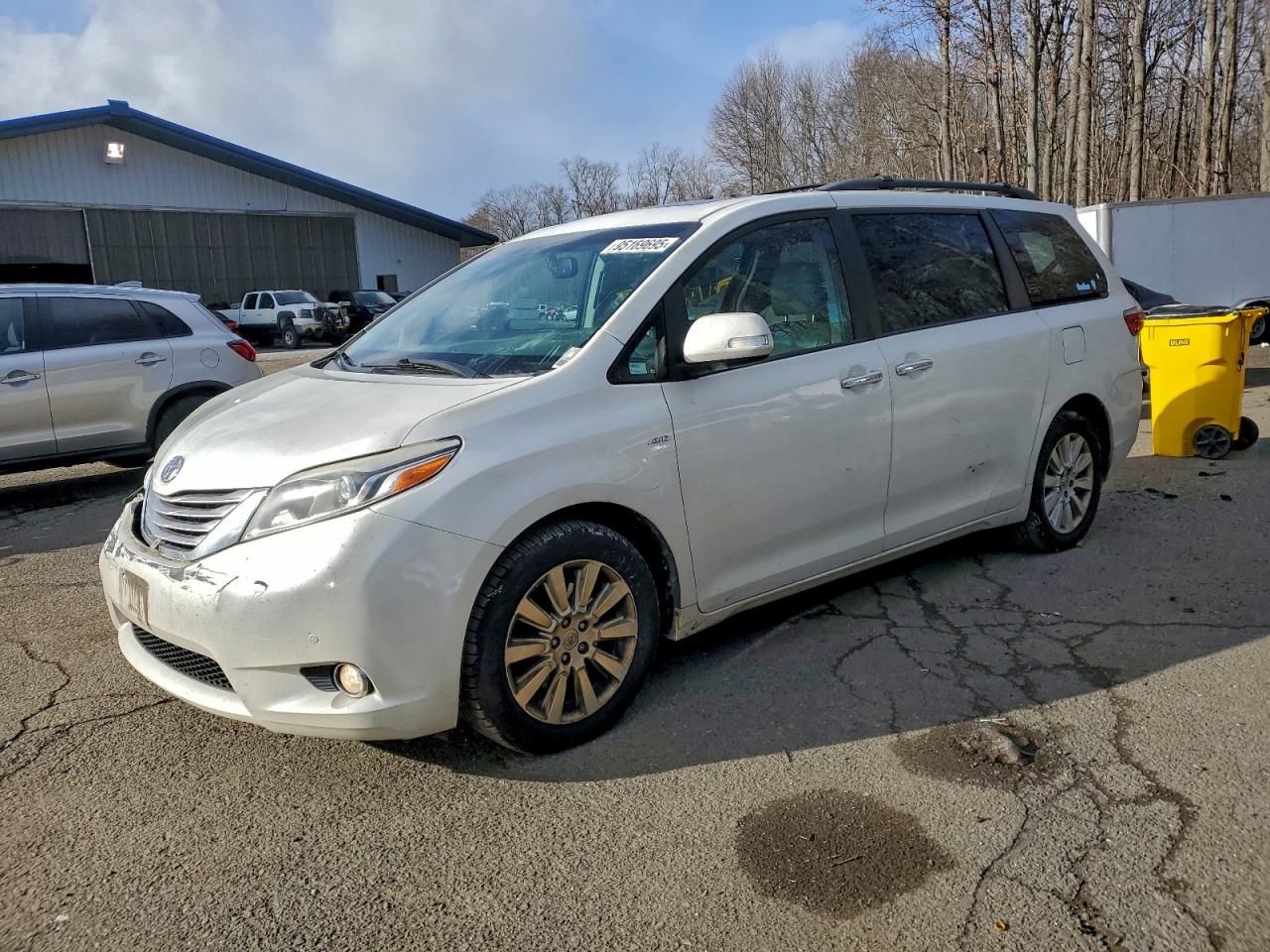 TOYOTA SIENNA XLE