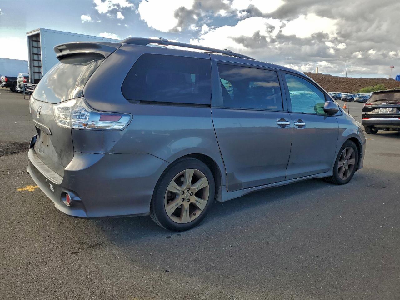 TOYOTA SIENNA SPORT