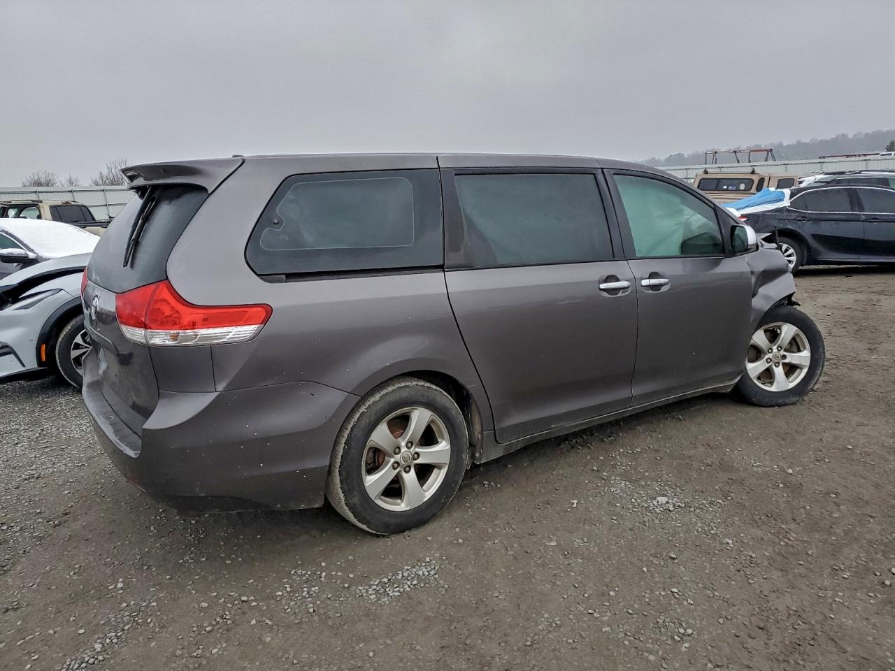 TOYOTA SIENNA