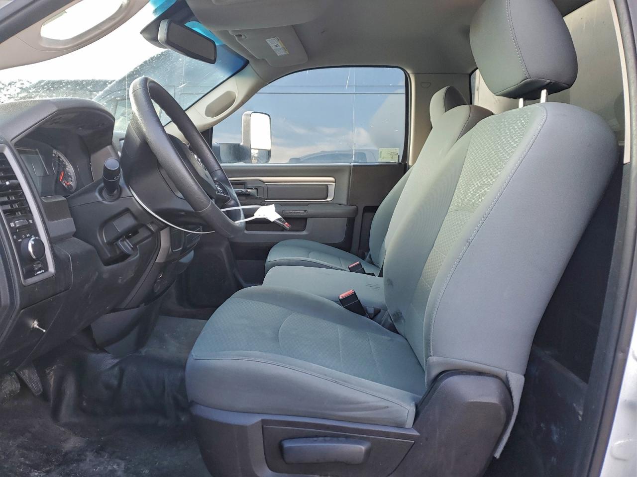 Lot #3317808081 2018 RAM 4500