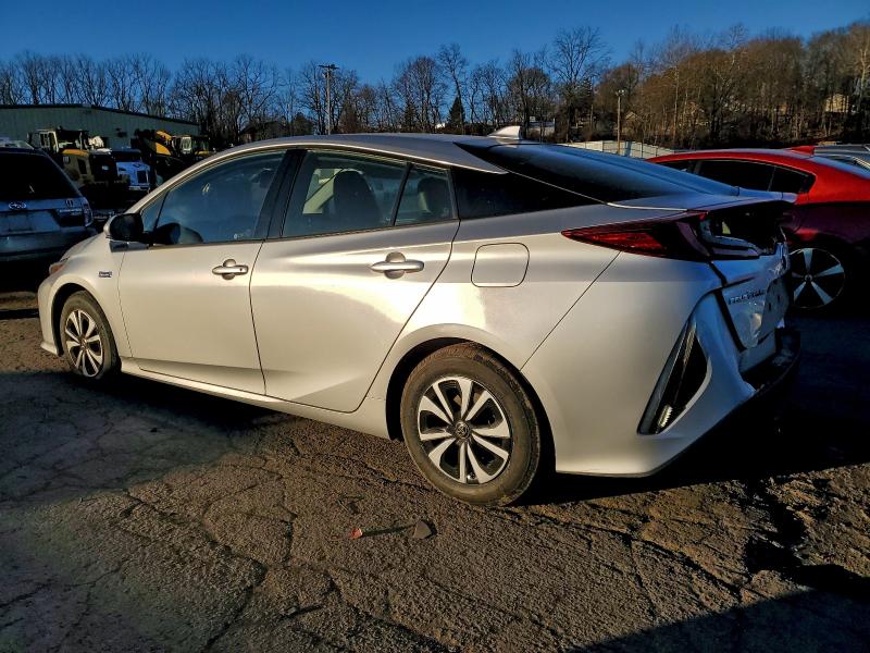 2017 TOYOTA PRIUS PRIM #3312425616