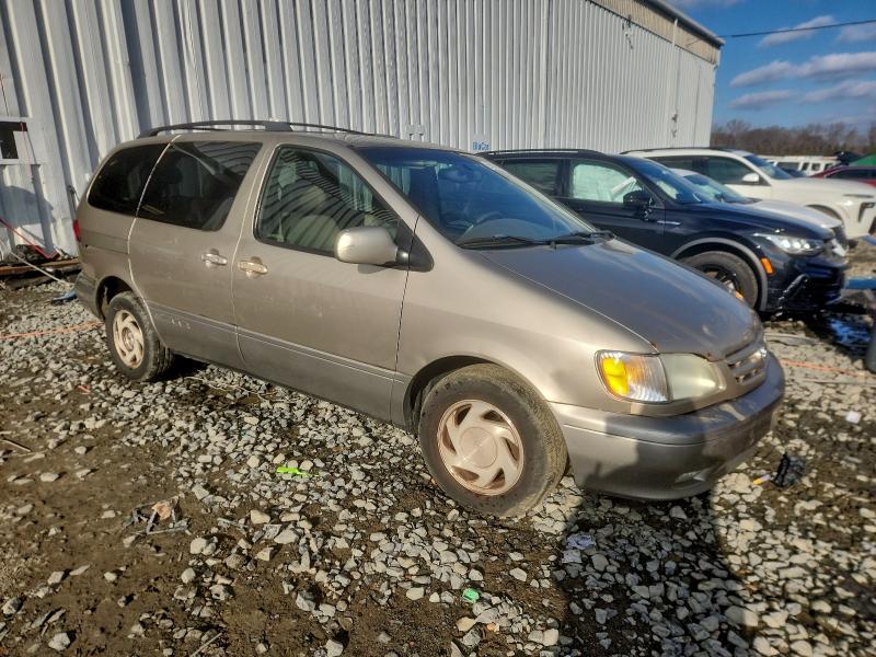 2002 TOYOTA SIENNA LE #3304748940
