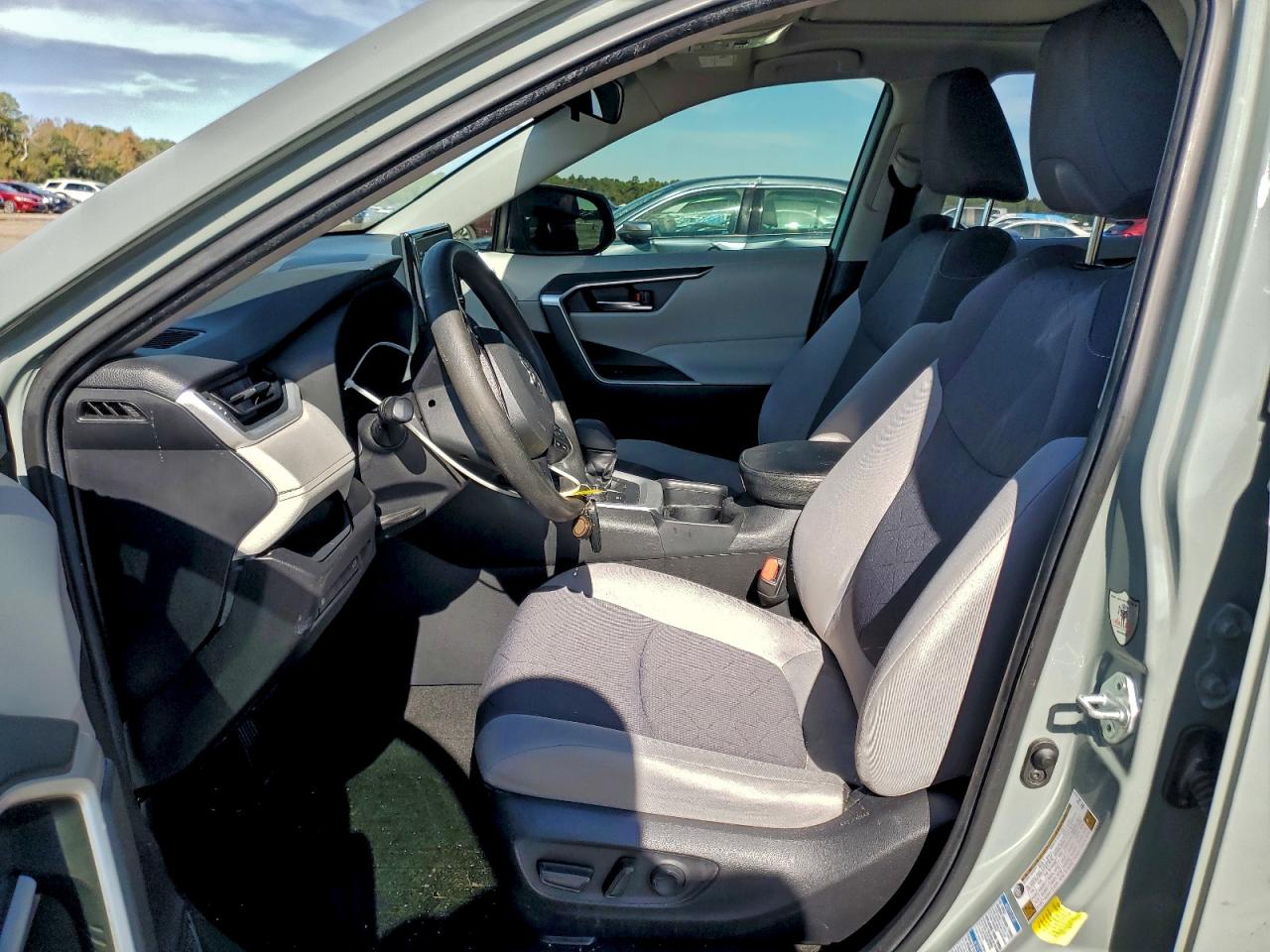 Lot #3318022367 2020 TOYOTA RAV4 XLE