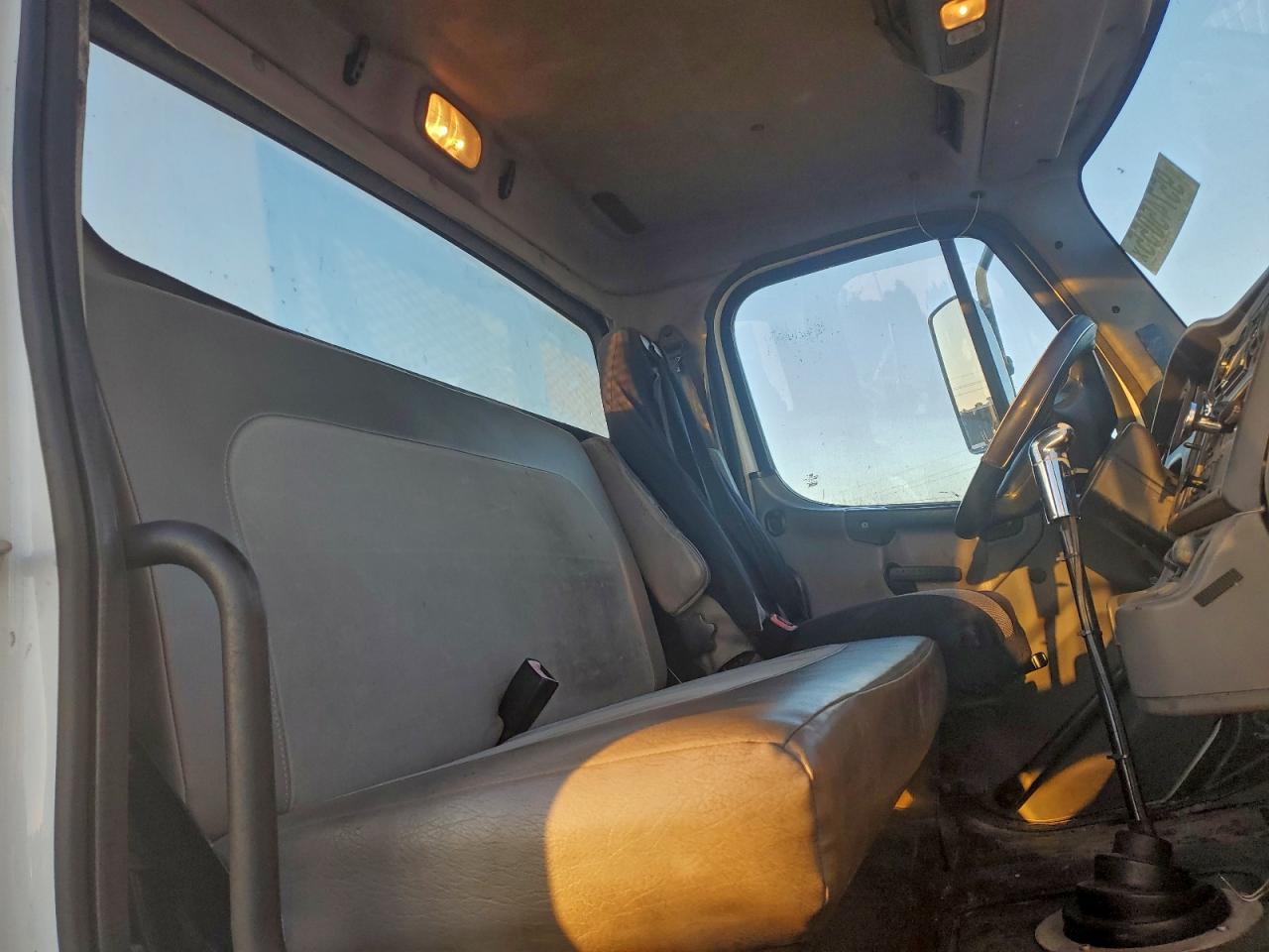 Lot #3310443307 2012 FREIGHTLINER M2