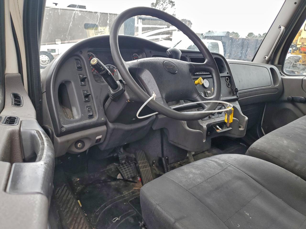 Lot #3319225707 2020 FREIGHTLINER M2 106 MED