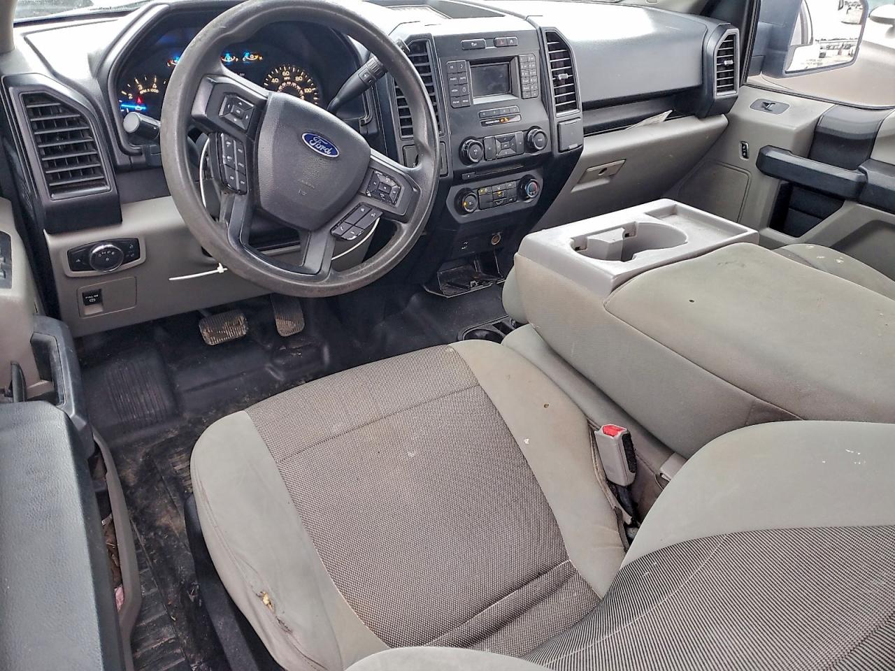 FORD F-150 SUPER CAB