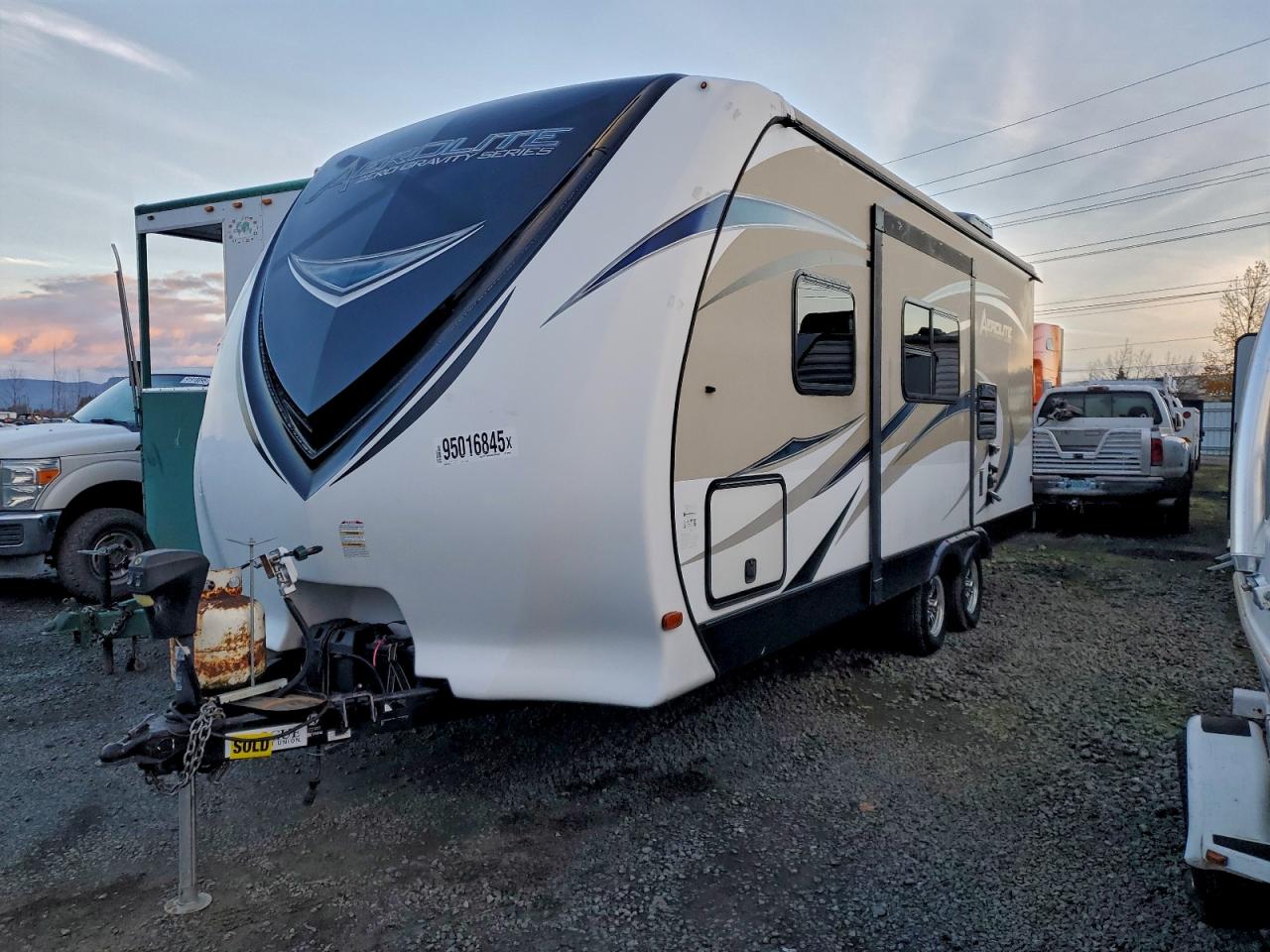 Lot #3315949081 2016 KEYSTONE RV ZINGER