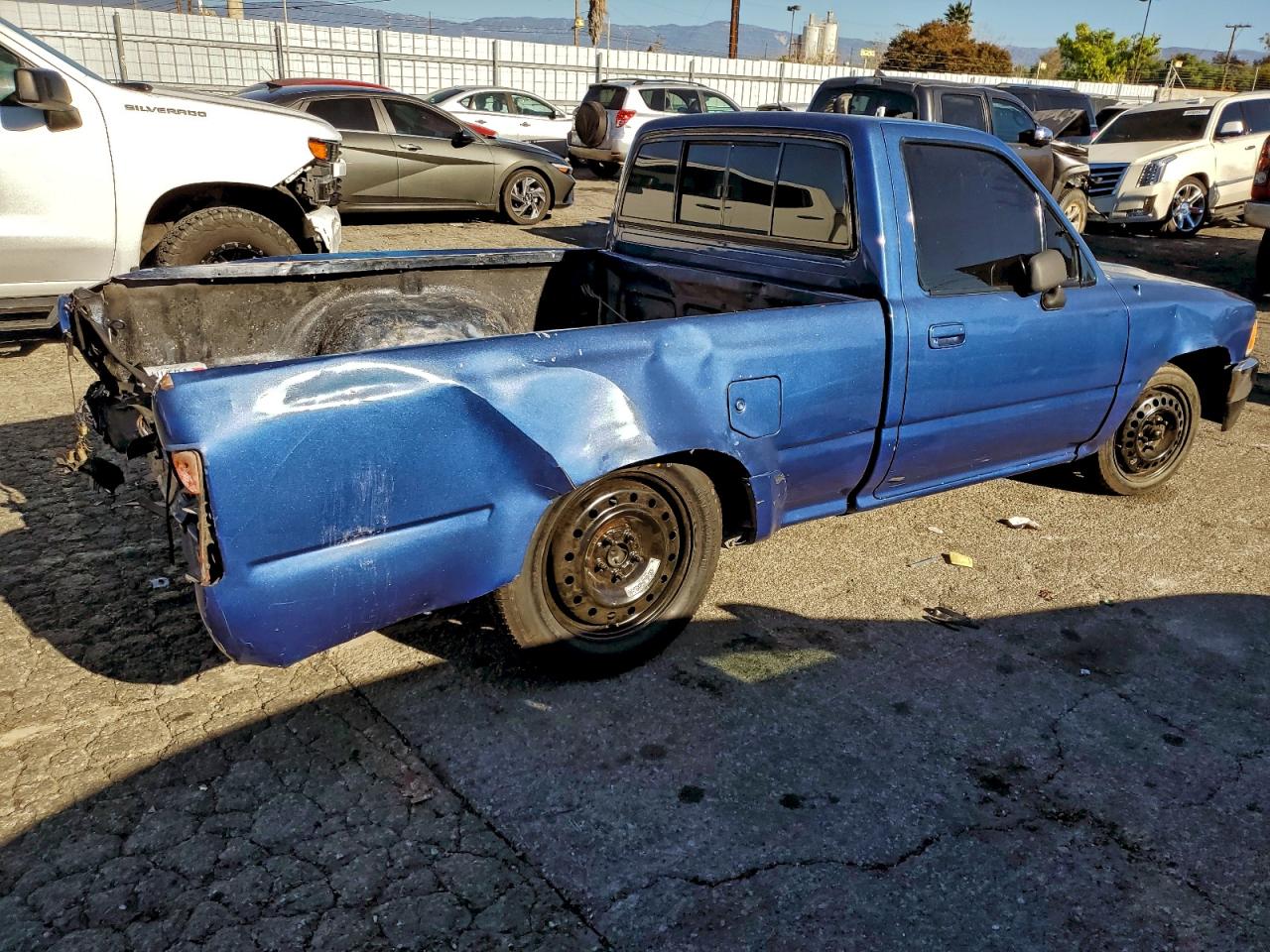 Lot #3316701509 1989 TOYOTA PICKUP 1/2