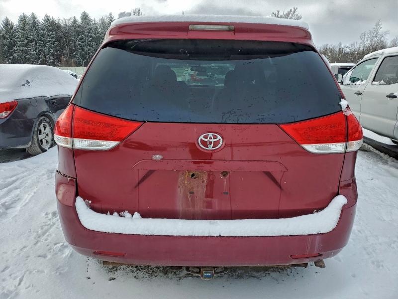 2011 TOYOTA SIENNA LE #3302653087