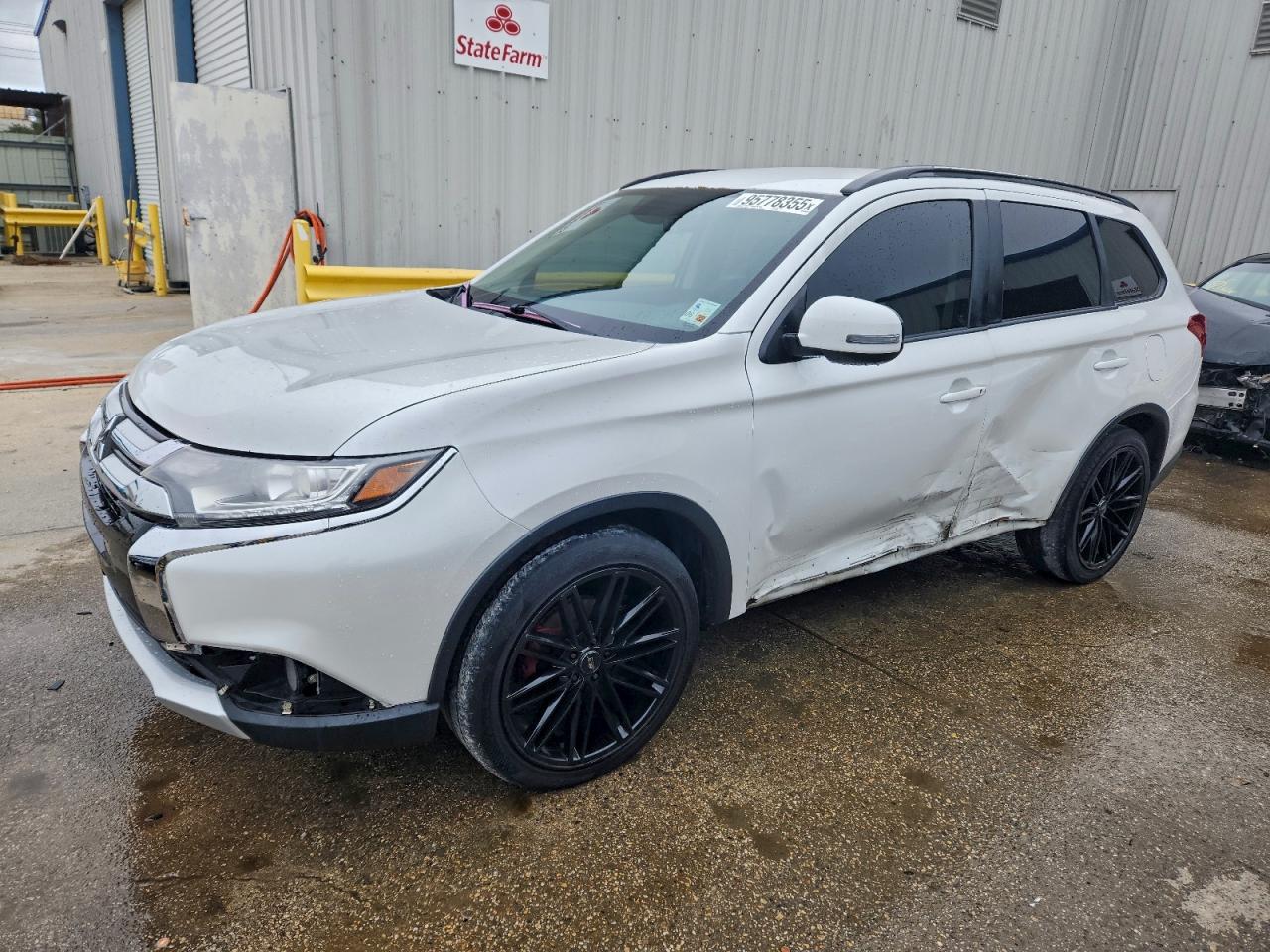 MITSUBISHI OUTLANDER SE