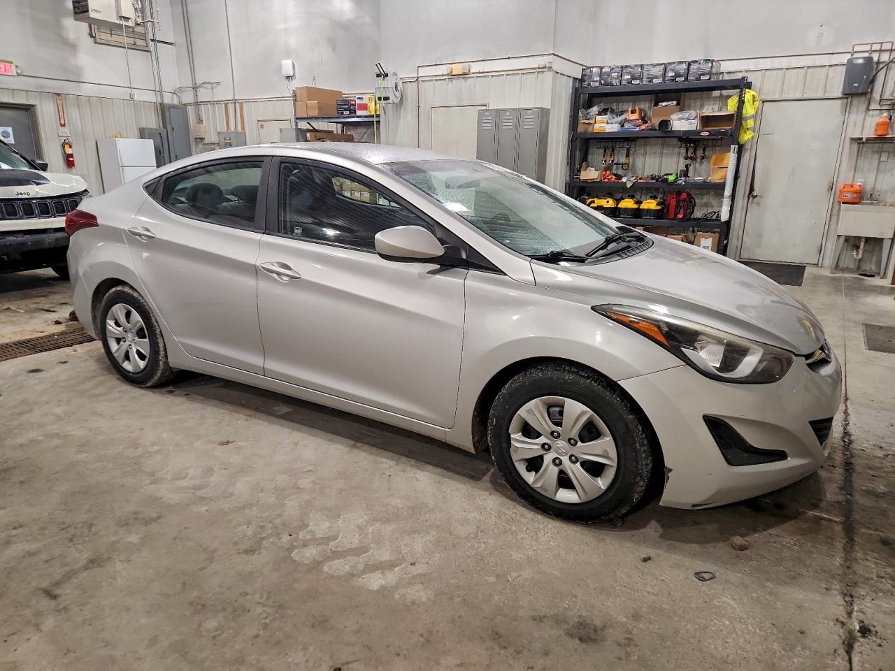 HYUNDAI ELANTRA SE
