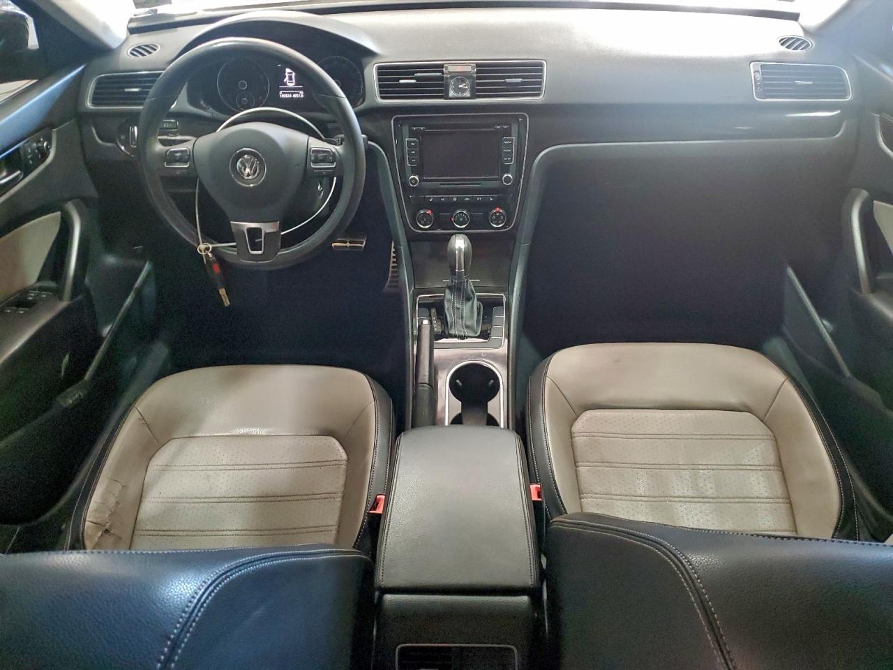 VOLKSWAGEN PASSAT SE