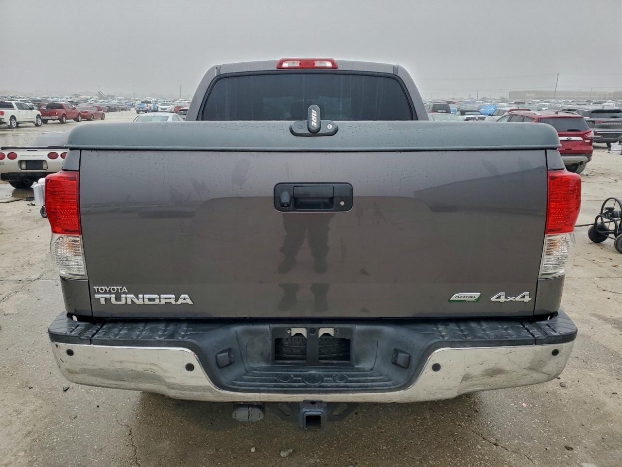 TOYOTA TUNDRA CREWMAX LIMITED