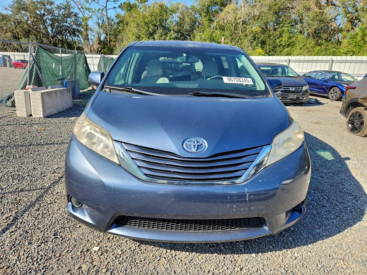 Lot #3315892149 2015 TOYOTA SIENNA LE