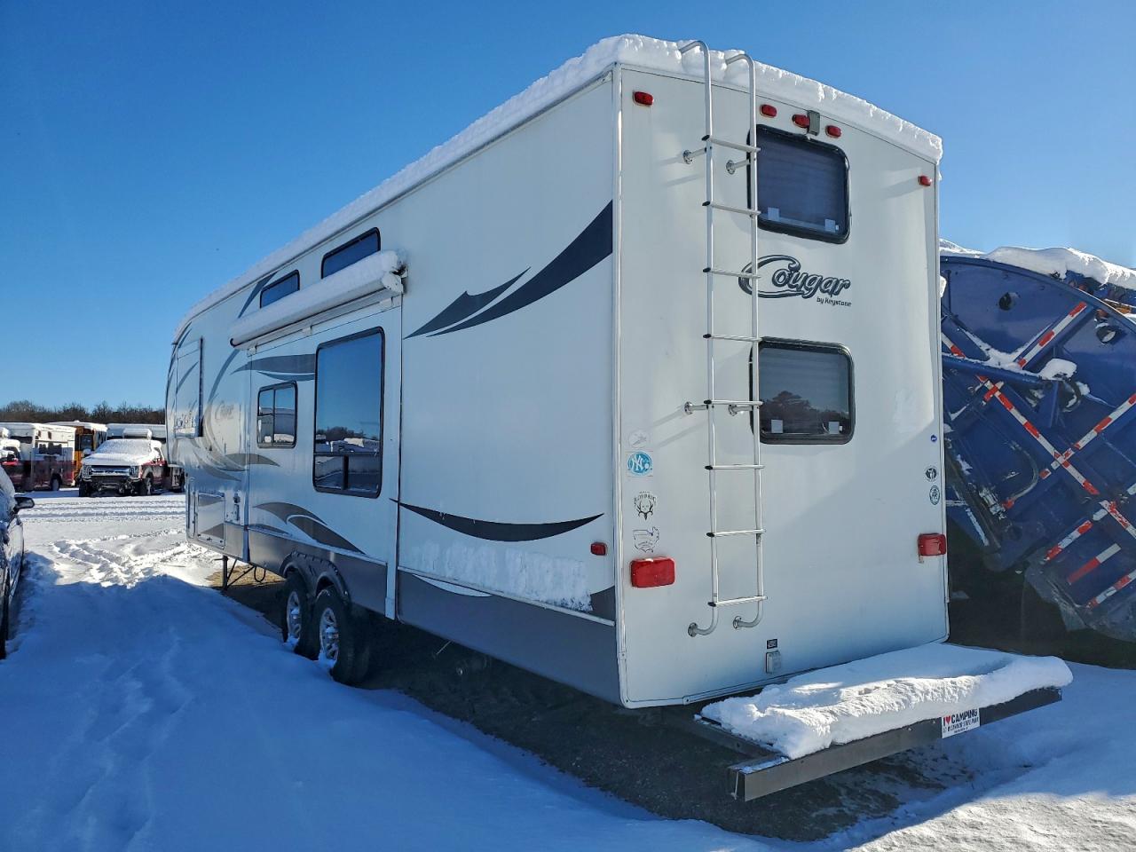 Lot #3315888134 2011 COUGAR TRAV TRAIL