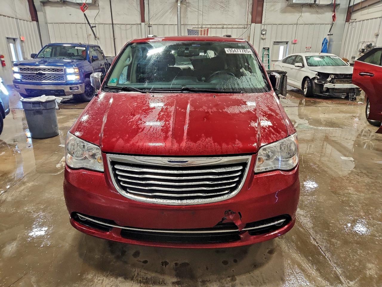 CHRYSLER TOWN & COUNTRY TOURING L