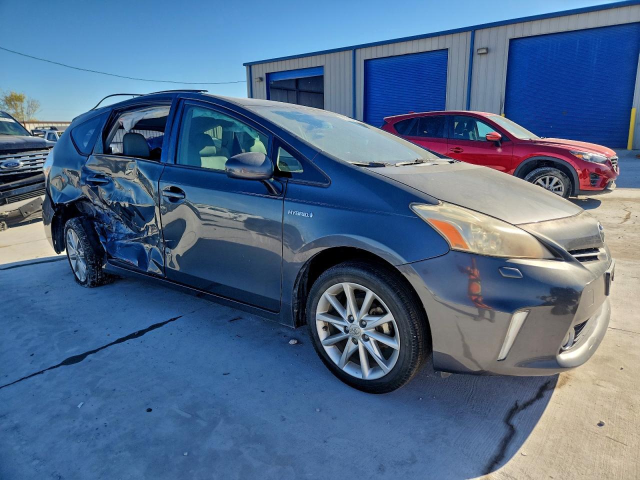 Lot #3318098369 2014 TOYOTA PRIUS V