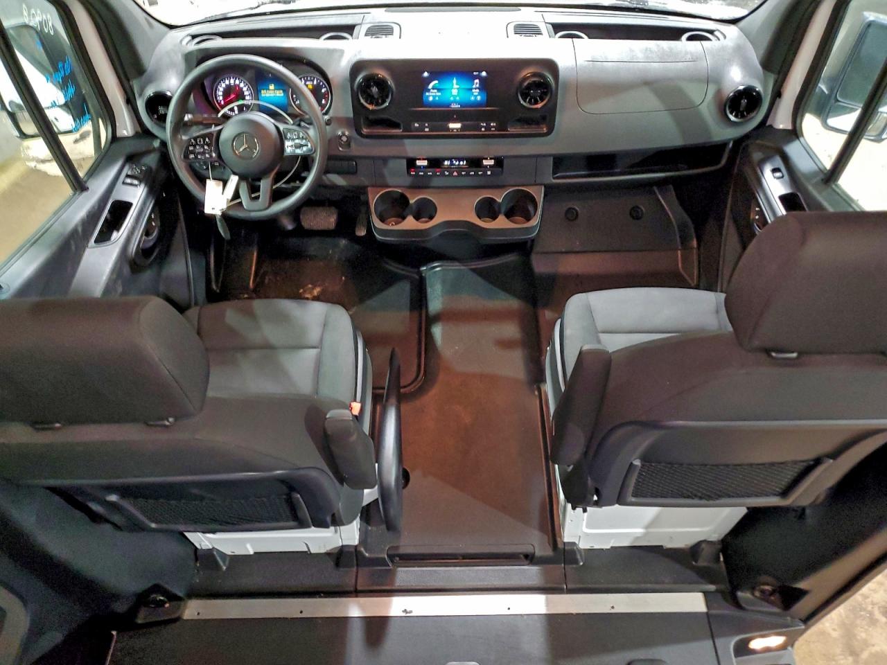 MERCEDES-BENZ SPRINTER 2500