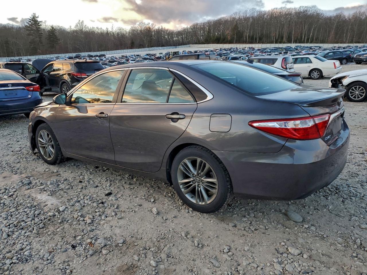 TOYOTA CAMRY LE