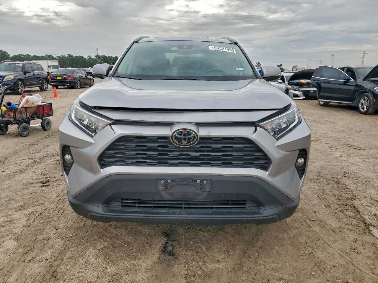 Lot #3318022378 2021 TOYOTA RAV4 XLE P