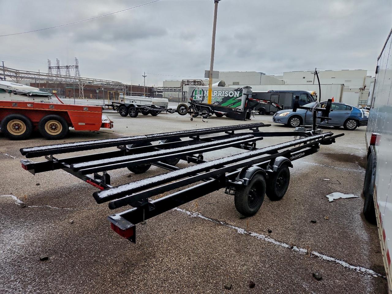 Lot #3311558276 2017 YACHT CLUB PTB2543T B