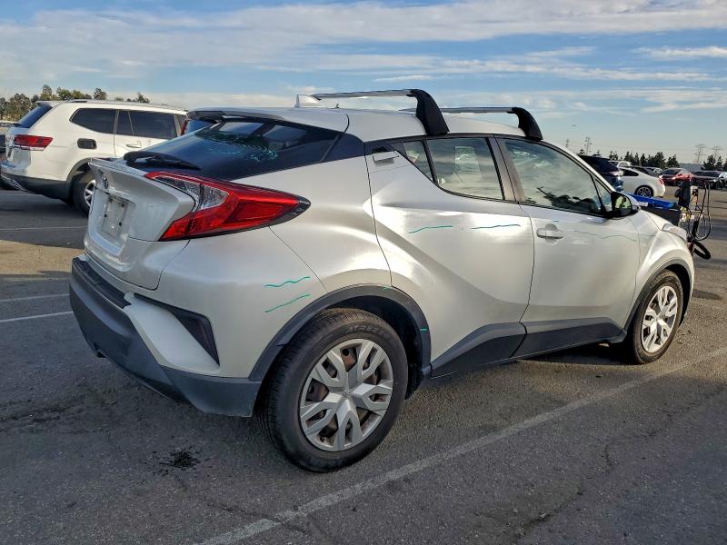 2019 TOYOTA C-HR XLE #3310705739