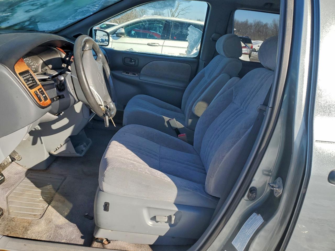 Lot #3303600936 1999 TOYOTA SIENNA LE