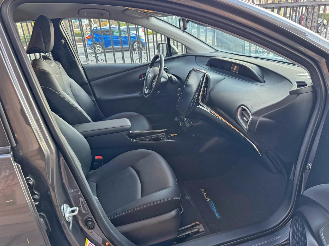 TOYOTA PRIUS PRIME LE