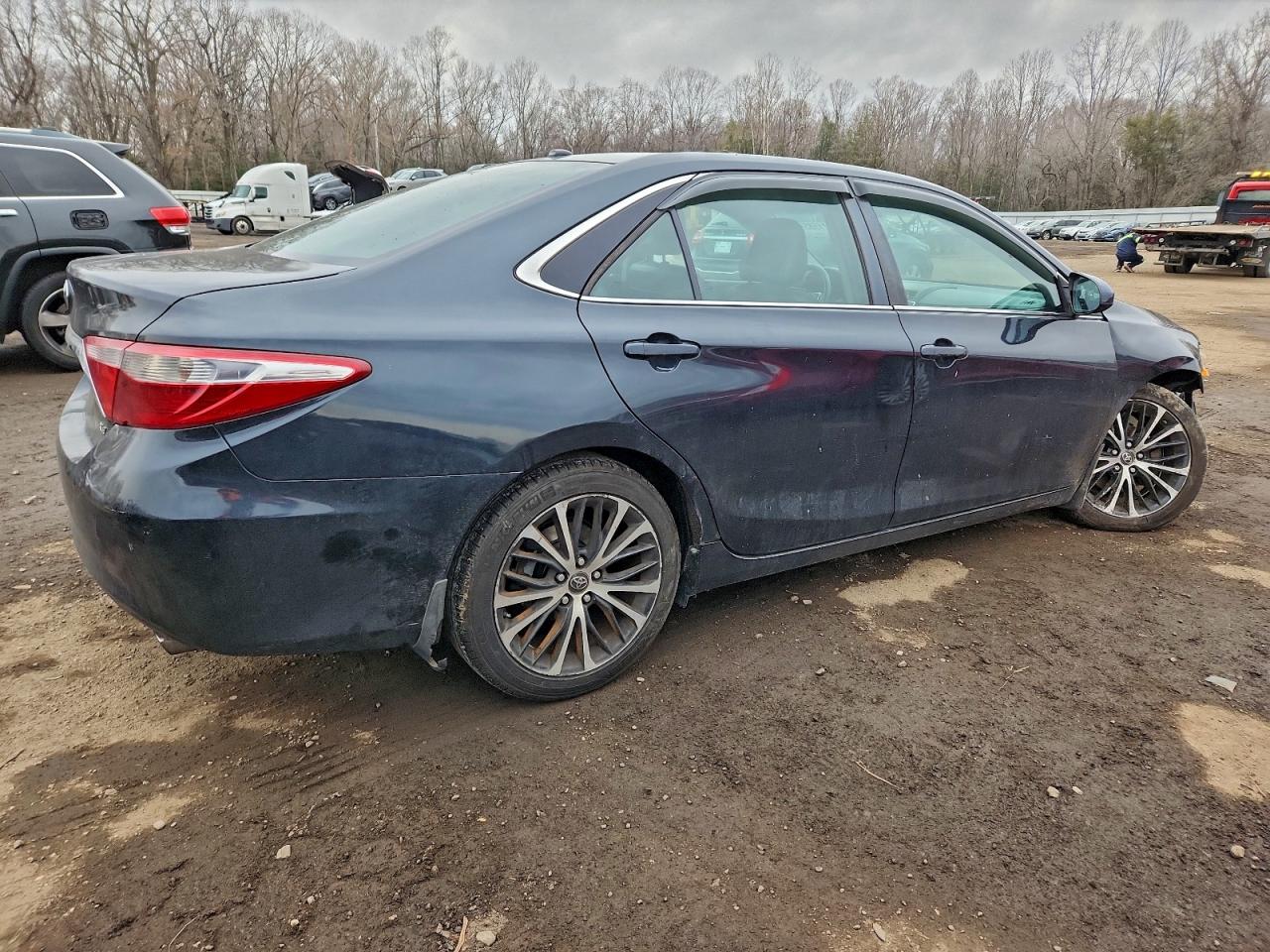 Lot #3316721403 2015 TOYOTA CAMRY LE