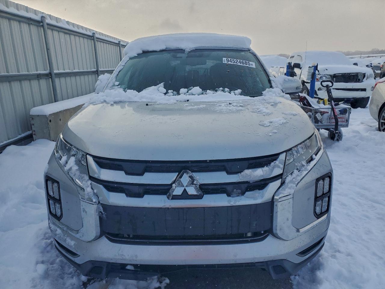 MITSUBISHI OUTLANDER SE