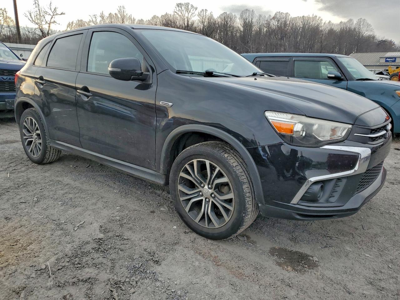 MITSUBISHI OUTLANDER ES