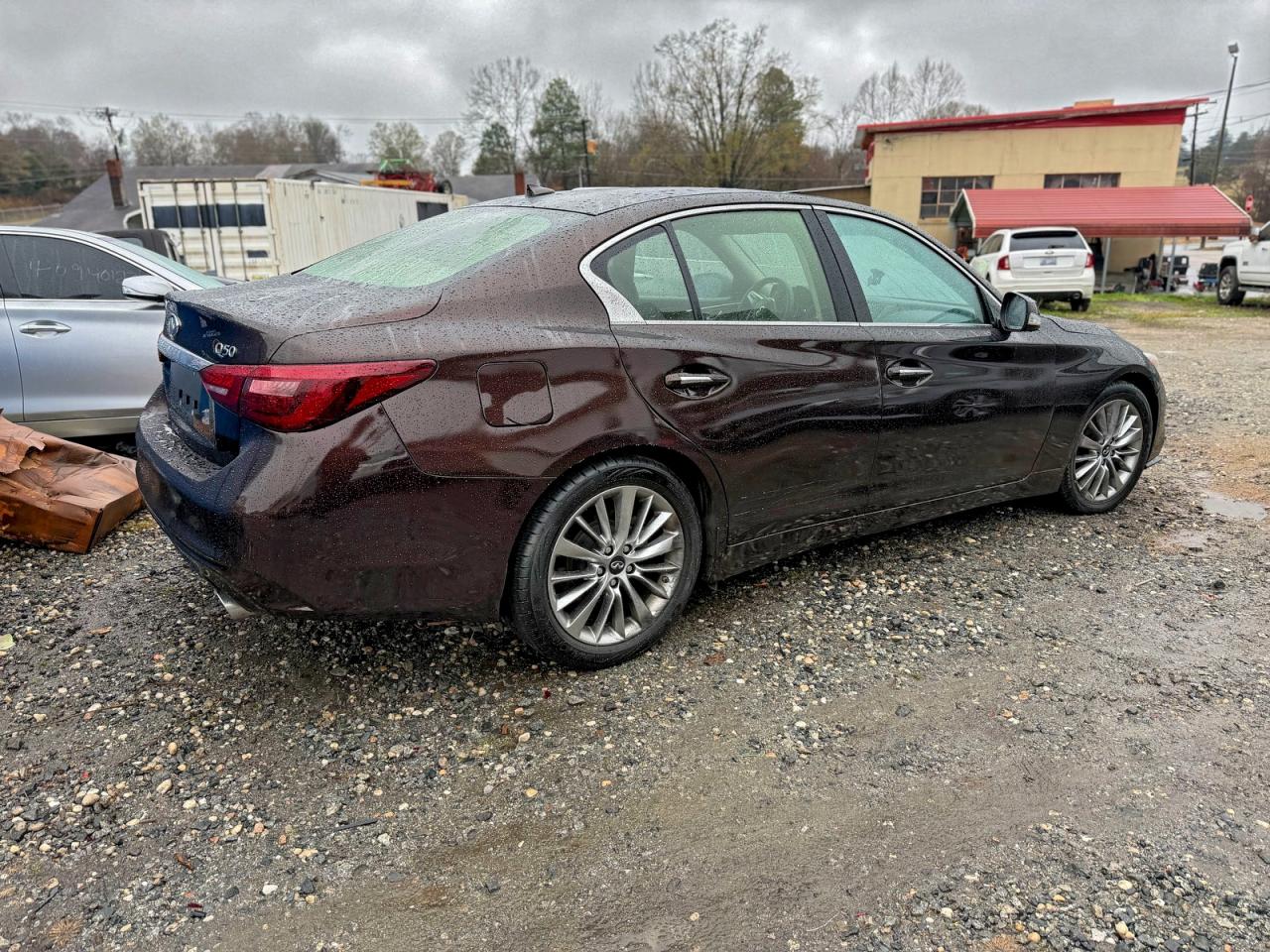 INFINITI Q50 LUXE