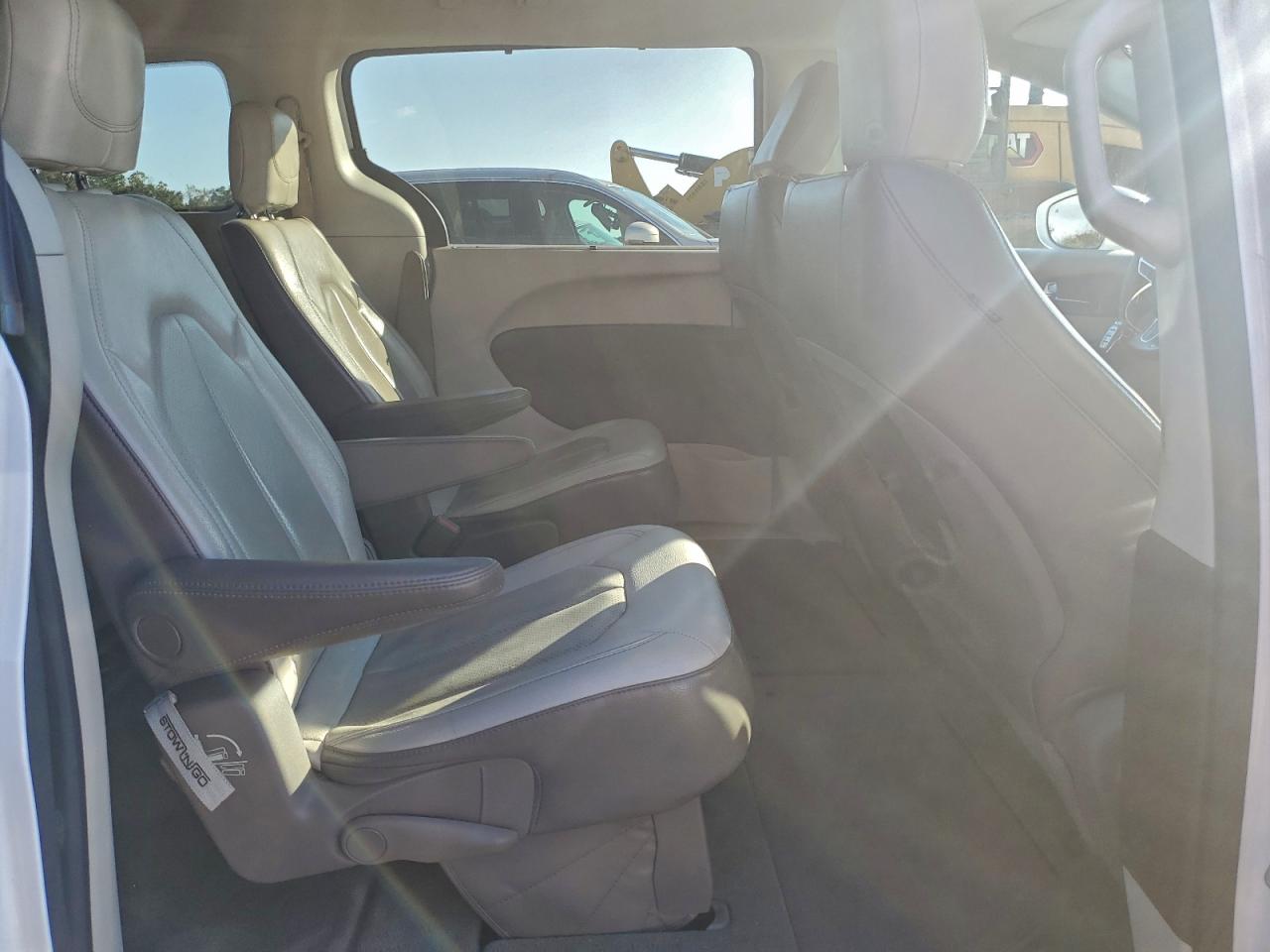 CHRYSLER PACIFICA TOURING L