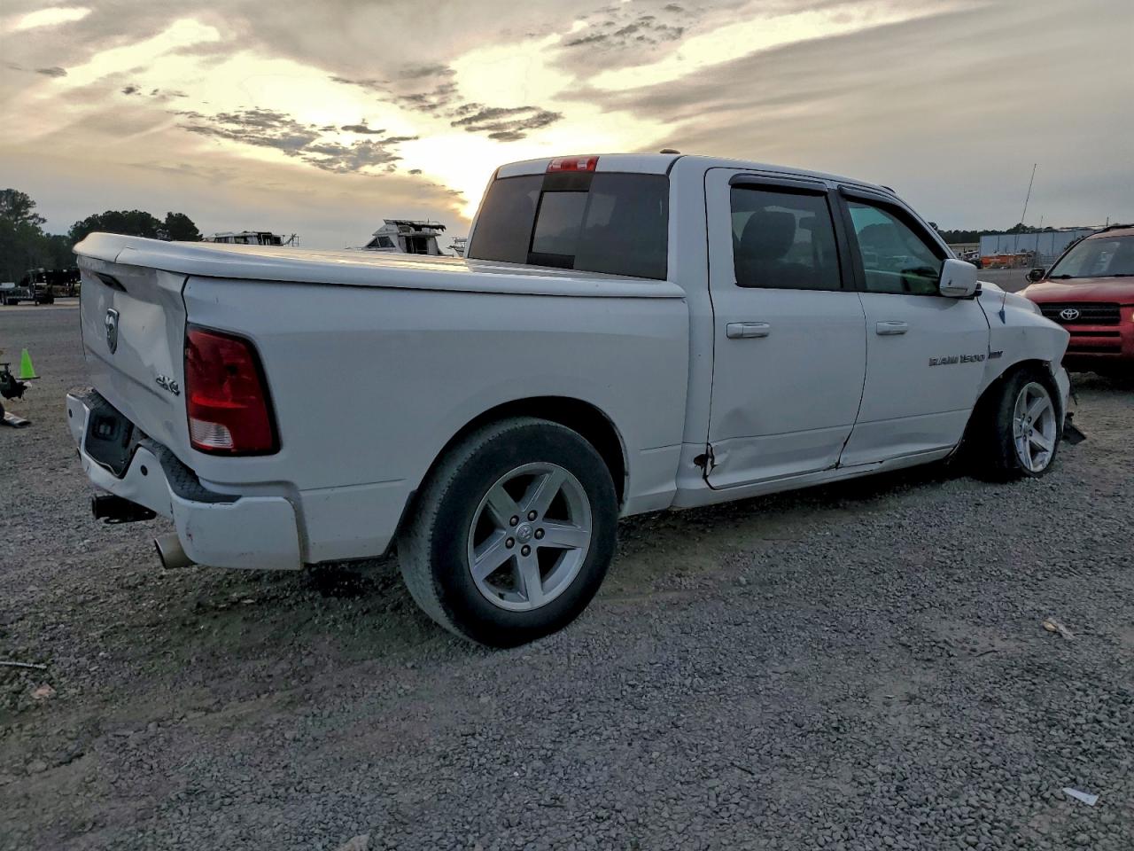 DODGE RAM 1500 SPORT