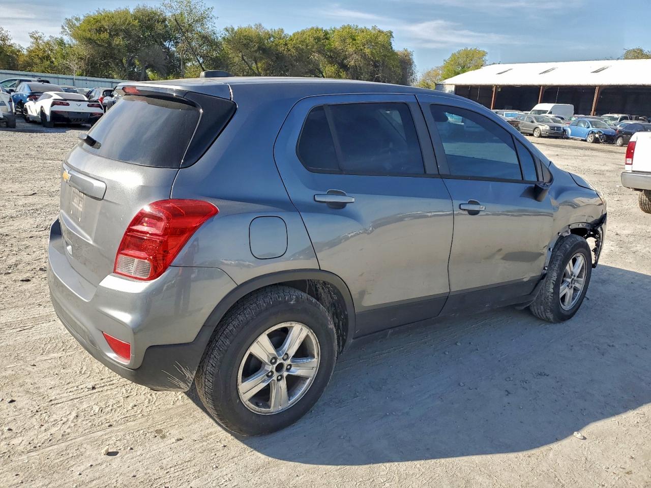 Lot #3316771478 2020 CHEVROLET TRAX LS