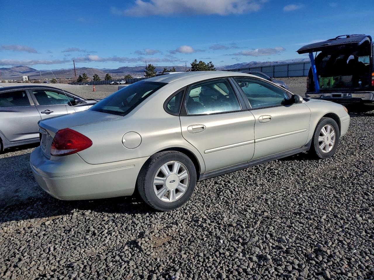 Lot #3304102492 2005 FORD TAURUS SEL