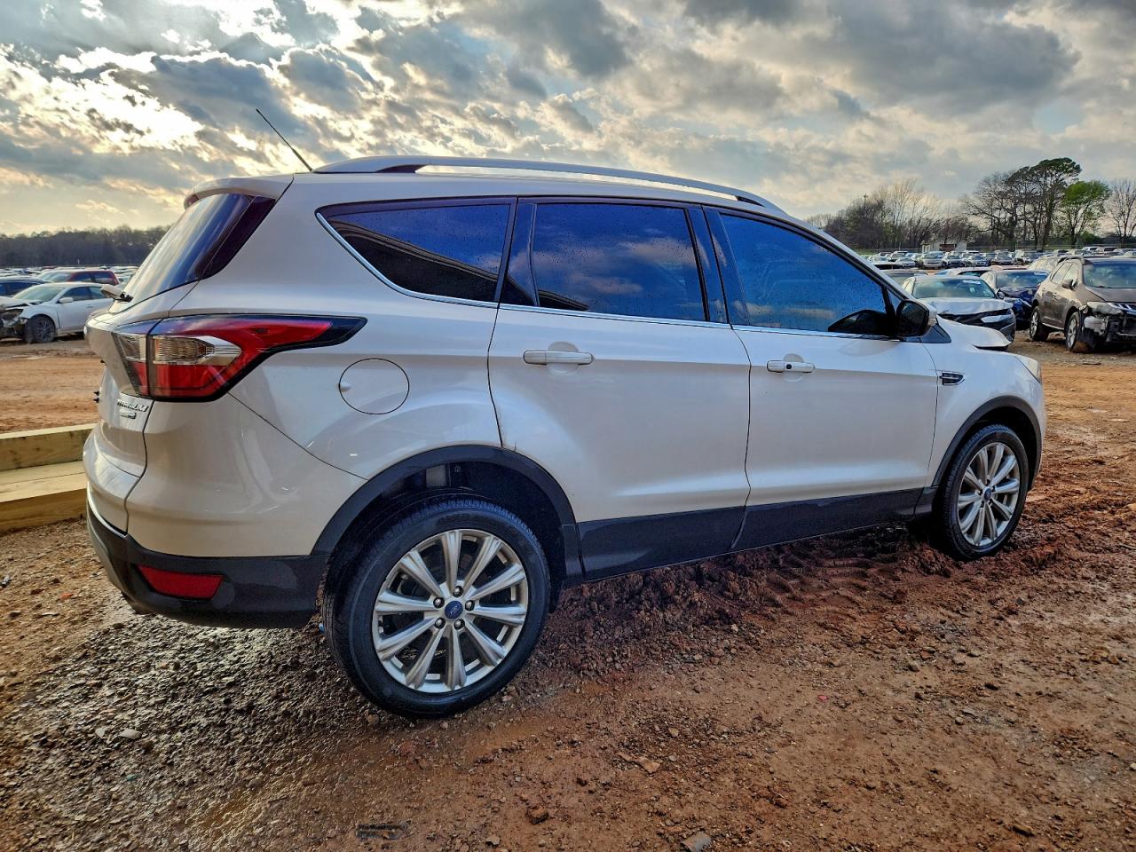 FORD ESCAPE TITANIUM
