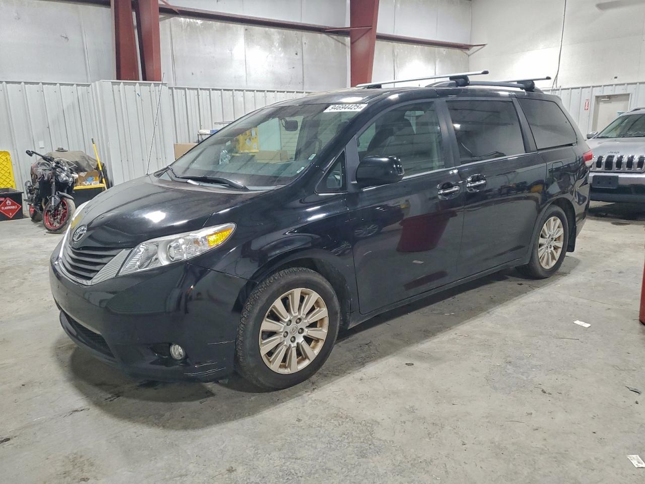 TOYOTA SIENNA XLE