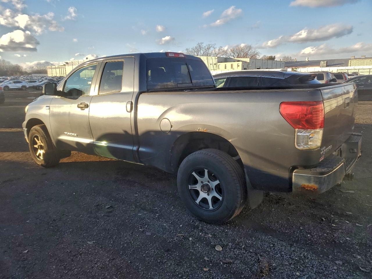 TOYOTA TUNDRA DOUBLE CAB SR5