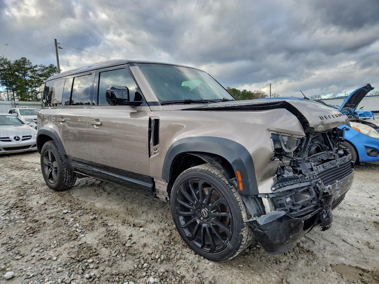 LAND ROVER DEFENDER 110