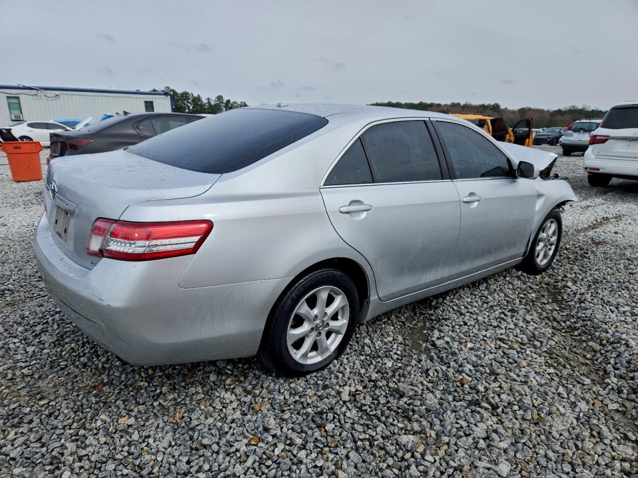 TOYOTA CAMRY BASE