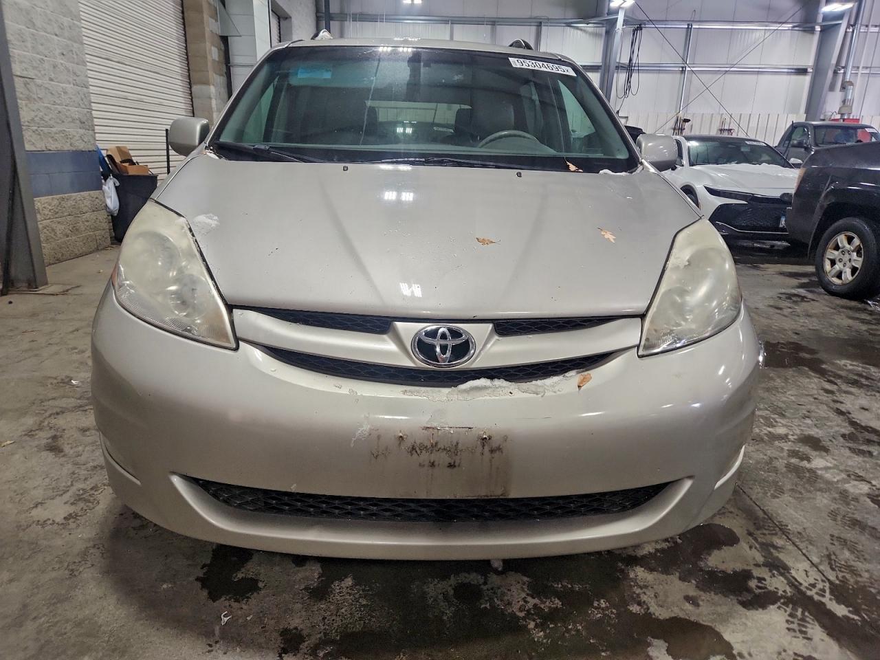 Lot #3302839936 2008 TOYOTA SIENNA XLE